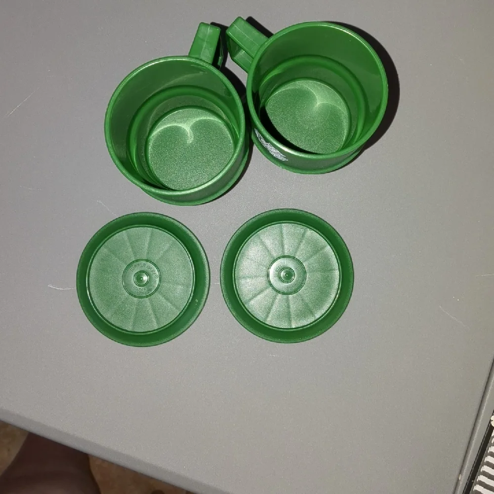 Vintage Green Tupperware Mugs with dove Design Christmas - Picture 5 of 9